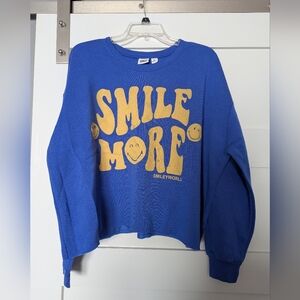 Smiley world cropped crew neck women's sweatshirt, size XL 28x31 x22